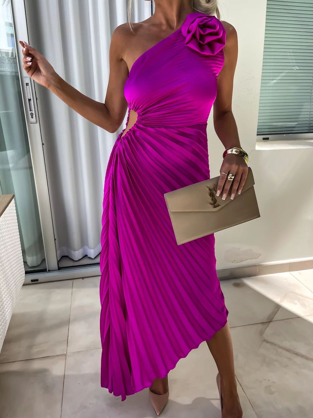 Abito a tubino a spalle scoperte Ins con grande fiore a rosa Moda Sexy Sera Festa Club Abito asimmetrico