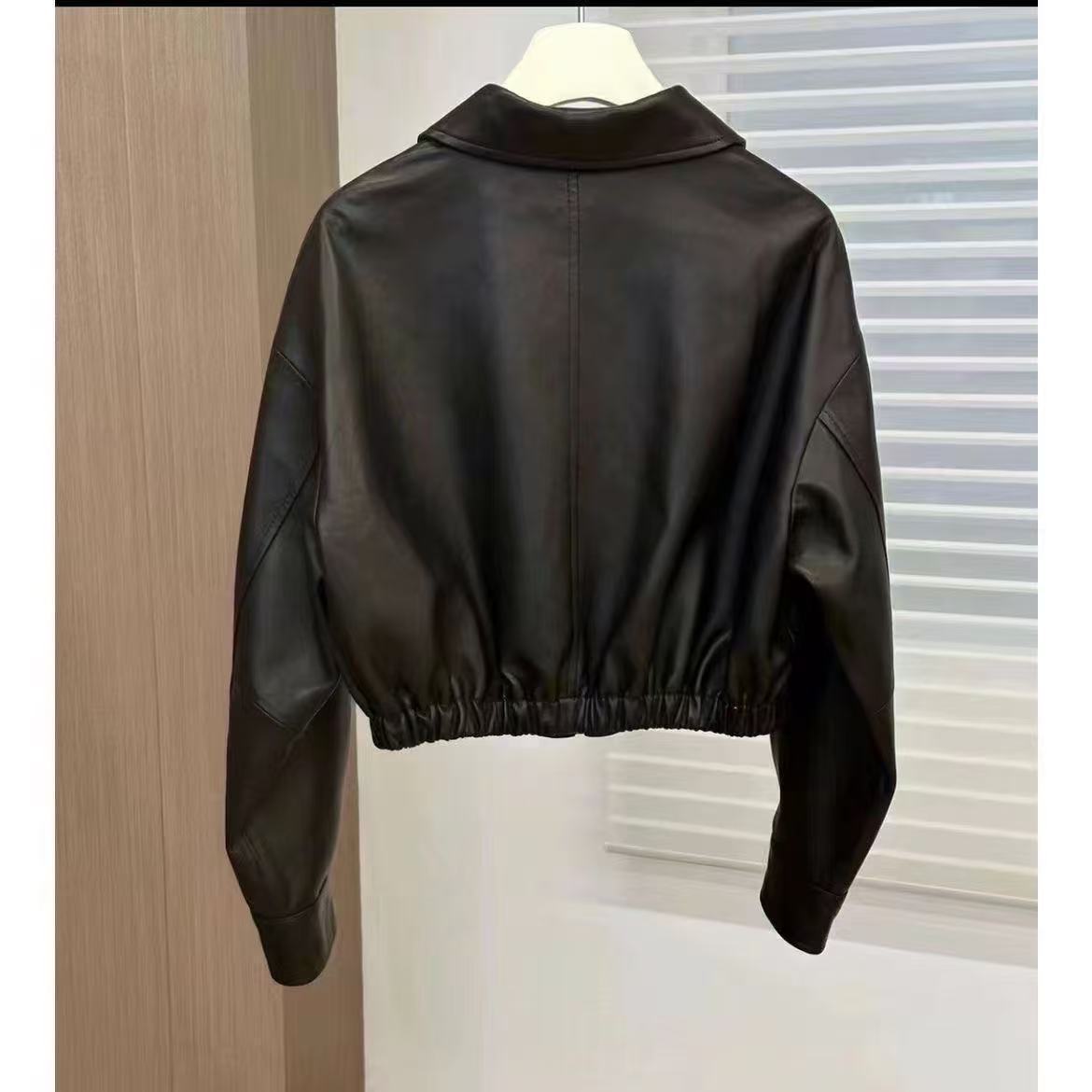 Cappotto in morbida pelle nera Primavera e Autunno Donna Scollo quadrato Giacca in pelle con cerniera