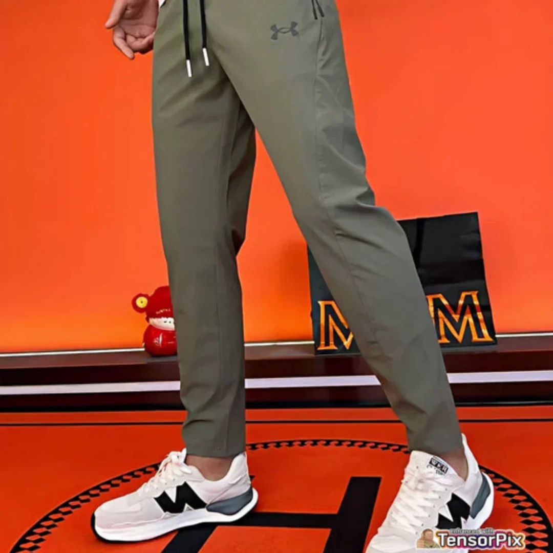Pantaloni in tessuto ultra-elasticizzato