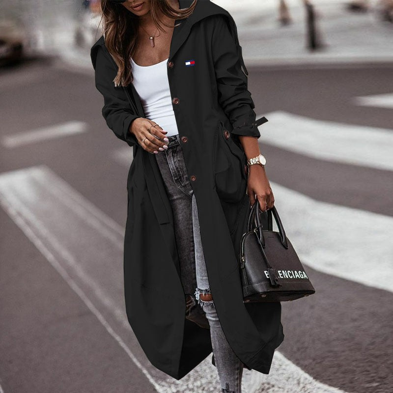 Lungo cappotto da donna con cappuccio