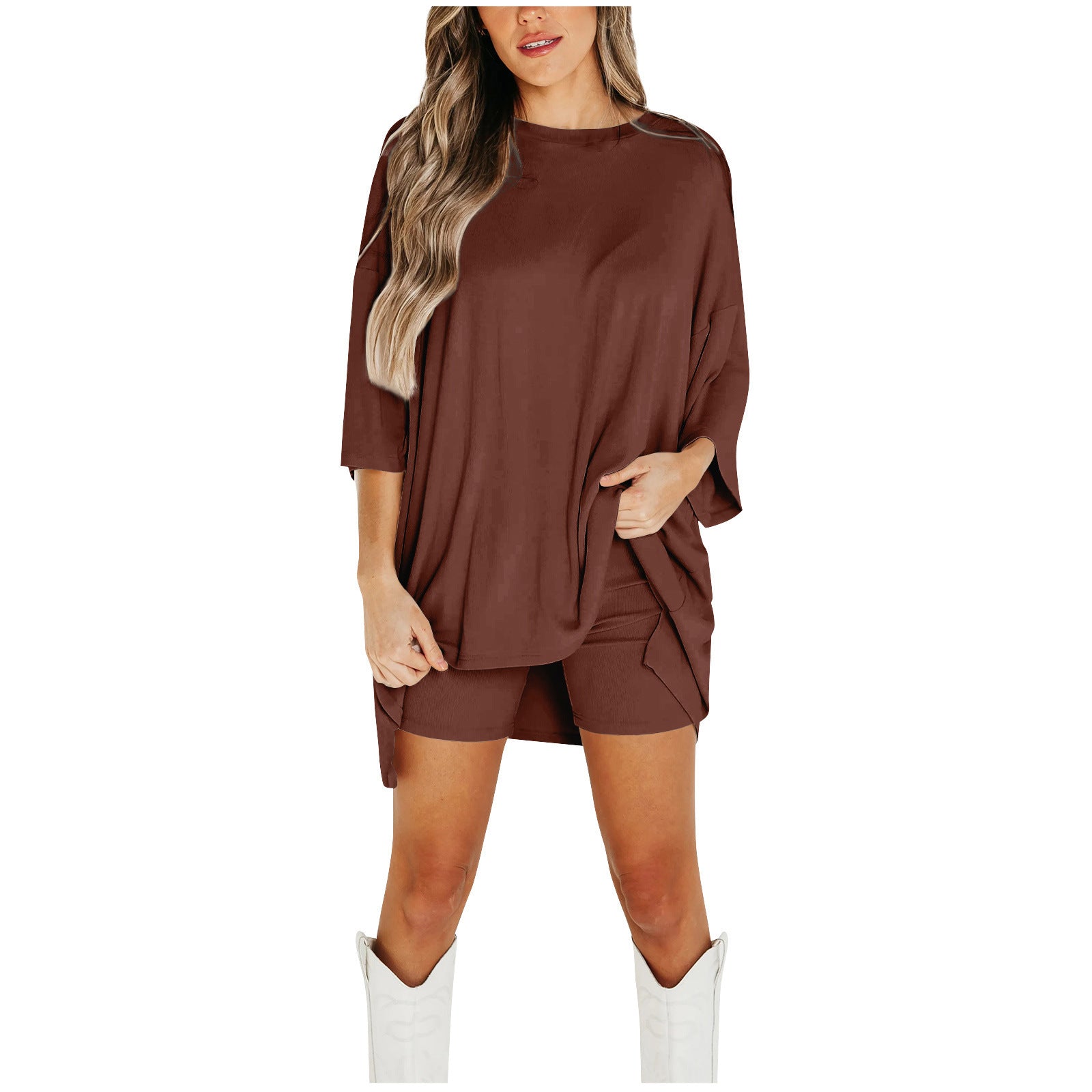 Completo Estivo da Donna: T-shirt a maniche corte e pantaloni slim aderenti