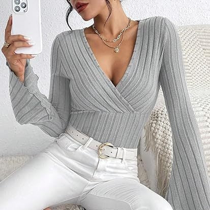 T-shirt girocollo a maniche lunghe da donna in maglia a coste autunnale e invernale, con scollo a V e maniche a campana, elegante top da donna