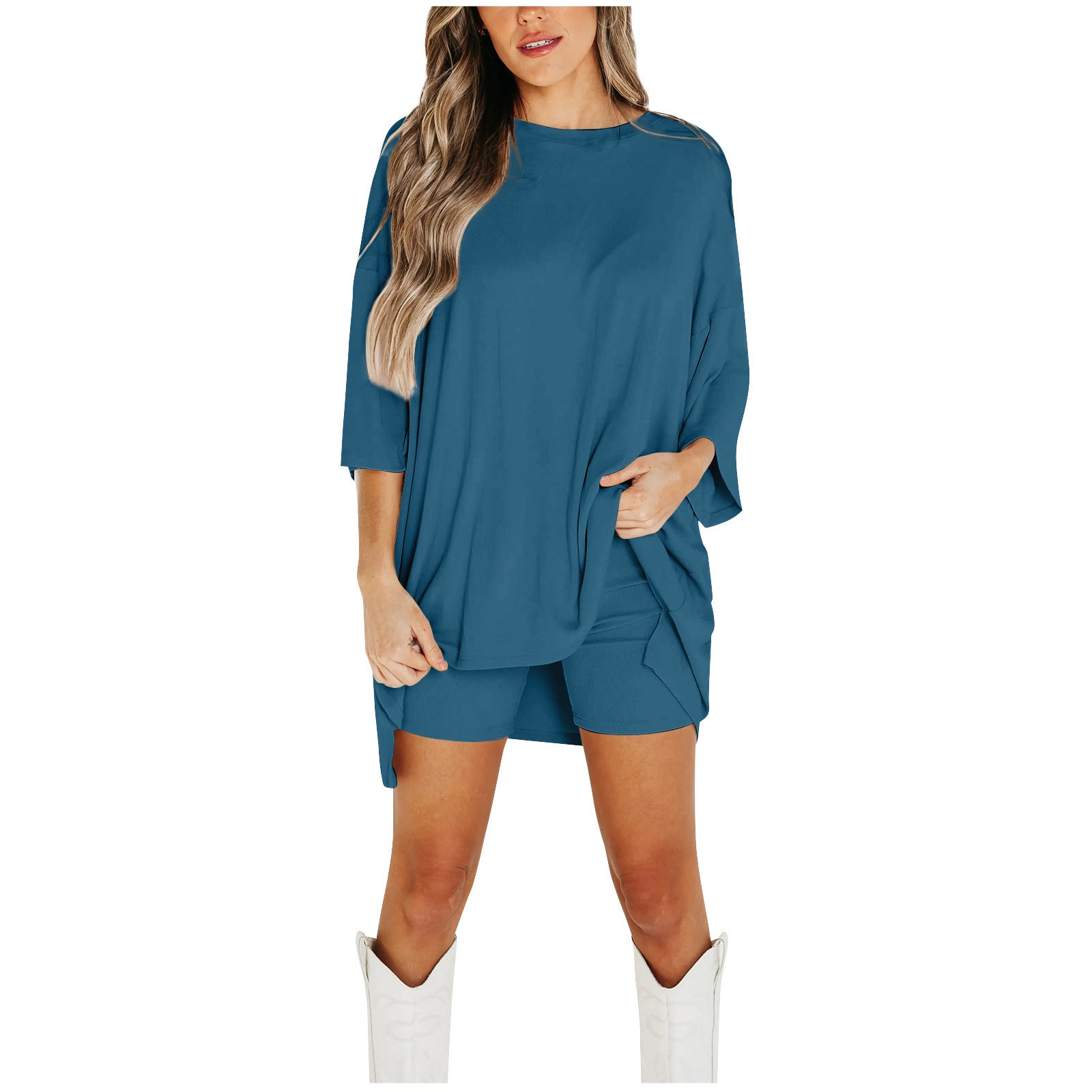 Completo Estivo da Donna: T-shirt a maniche corte e pantaloni slim aderenti