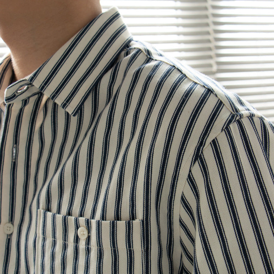 Camicia a righe a maniche lunghe