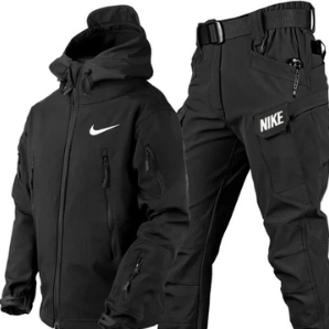 Giacca a Vento e Pantaloni
