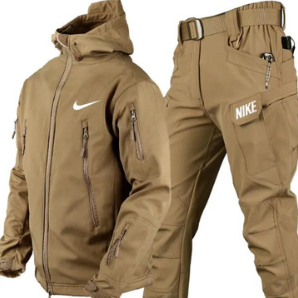 Giacca a Vento e Pantaloni
