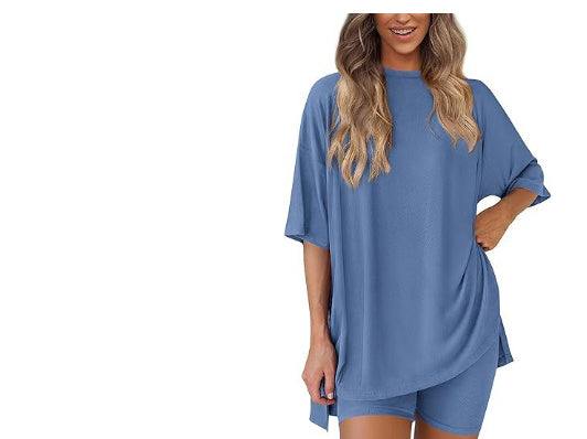 Completo Estivo da Donna: T-shirt a maniche corte e pantaloni slim aderenti