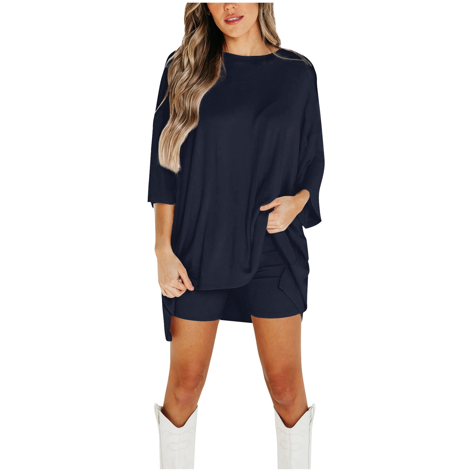 Completo Estivo da Donna: T-shirt a maniche corte e pantaloni slim aderenti